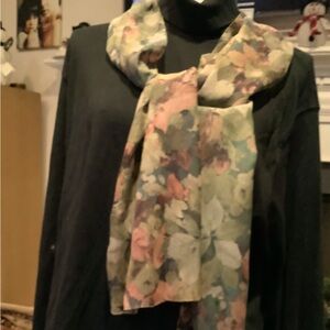Lovely never used scarf that you can wear from summer into Fall…